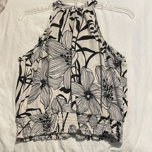 Pretty black and white sleeveless blouse!